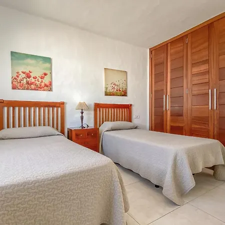 Ana Maria Villa Puerto del Carmen (Lanzarote)